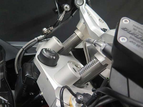 MV electrically adjustable motorcycle handlebar on a BMW R1200RS LC