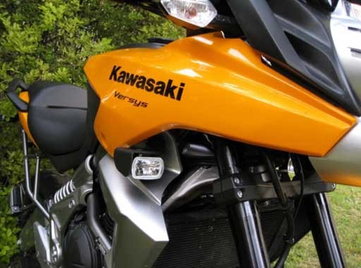 Nebbia alogena / luci ausiliarie Kawasaki Versys ab Bj. 2010 inkl. MotoBozzo-Switch