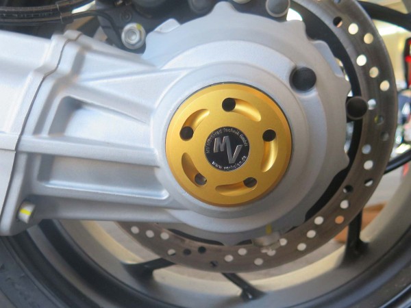 Wheel hub cover and rear crash pad for Moto Guzzi V100 Mandello