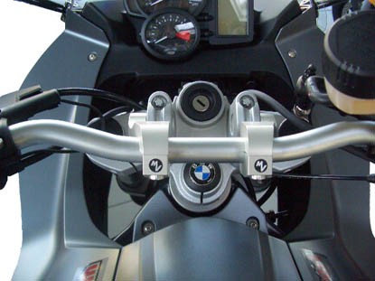 MV - BMW - Le premier adapteur de guidon rond ajustable pour BMW K1100RS