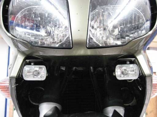 Nebbia alogena / luci ausiliarie Yamaha FJR1300 2008 bis 2013 inkl. MotoBozzo-Switch