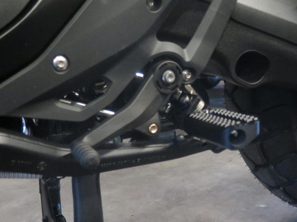 MV stable rider footrest BMW R1300GS