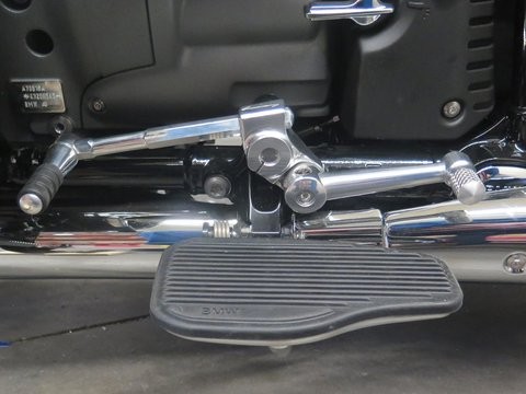 Cambio regolabile MV per BMW R18 con pedane originali